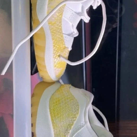 Jordan 11s 9C toddler sneakers White Yellow - Picture 3 of 7